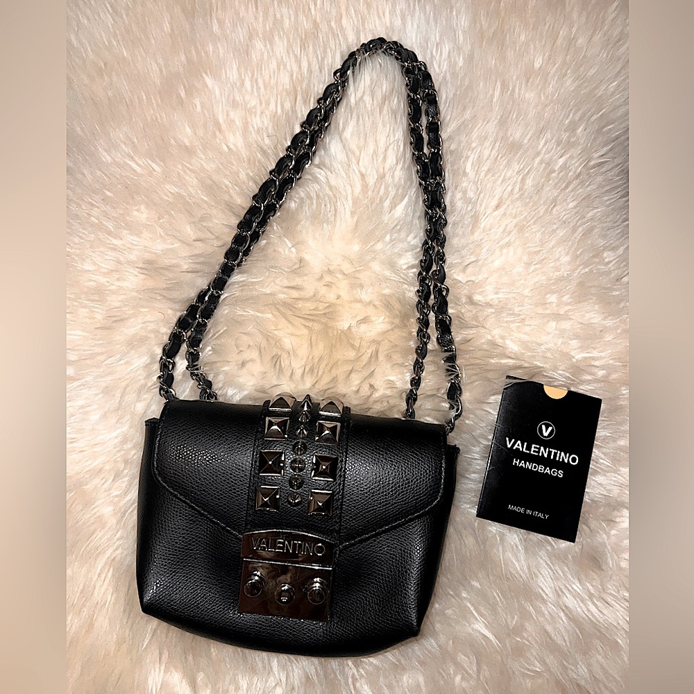 Authentic Valentino Purse.Bought from Sacks on 5th Avenue. 🤍🖤🤍🖤
